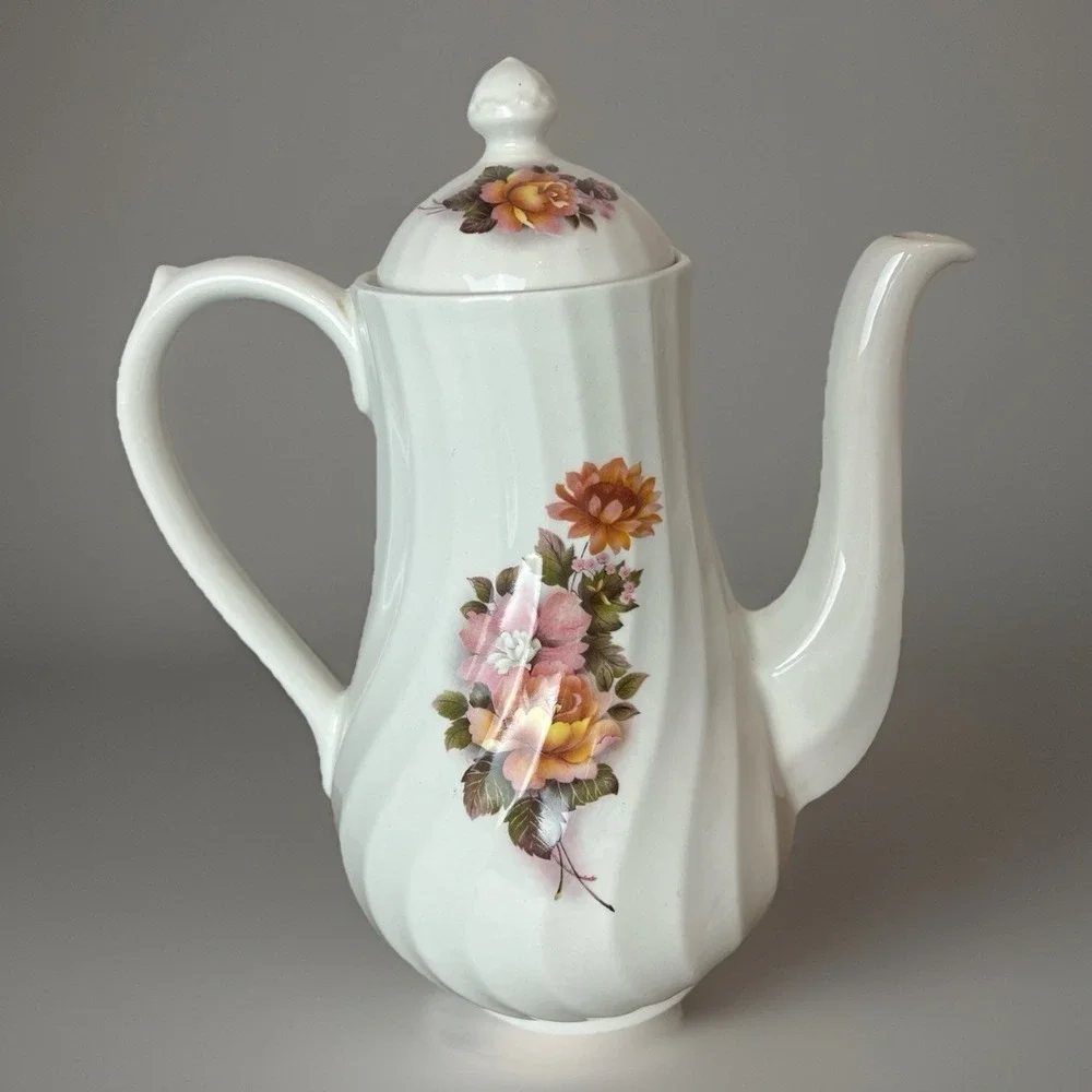 Porcelain Vintage Lidded Tea Pot Coffee Pot Made In England Roses 8" Tall - Picture 3 of 9